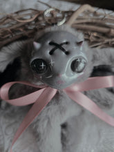 Load image into Gallery viewer, Cornua-Alien