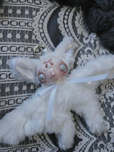 Load image into Gallery viewer, Blind Mousebat