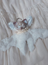 Load image into Gallery viewer, Opal-bat