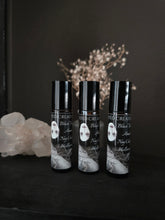 Load image into Gallery viewer, Sulky Eyed Creature