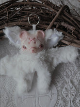 Load image into Gallery viewer, Pale Strawbeary