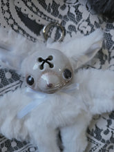 Load image into Gallery viewer, Pale Mousebat