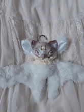 Load image into Gallery viewer, Opal-bat