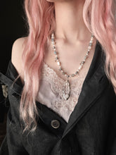 Load image into Gallery viewer, Labradorite and Clear Quartz Pod Necklace