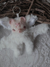 Load image into Gallery viewer, Pale Strawbeary