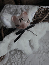 Load image into Gallery viewer, Pale Plum Bear