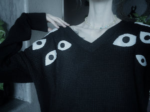 'I see many Eyes' Sweater