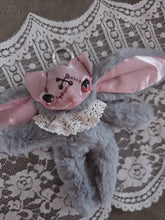 Load image into Gallery viewer, Twilight Batty Meep
