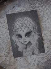 Load image into Gallery viewer, Pearlescent Princess
