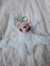Load image into Gallery viewer, Peppermint-bat
