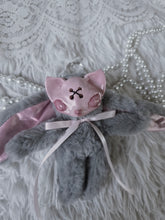 Load image into Gallery viewer, Spiral Batty
