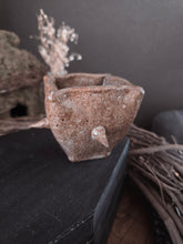 Load image into Gallery viewer, Whimsy spikes box teacup
