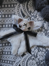 Load image into Gallery viewer, Peppermint Bat
