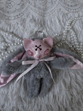 Load image into Gallery viewer, Spiral Batty
