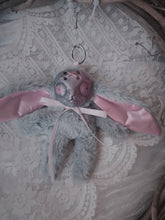 Load image into Gallery viewer, Stunned Lisa Meep
