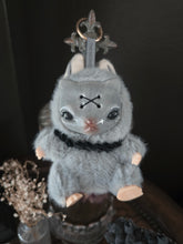 Load image into Gallery viewer, Dustkitten Lameep
