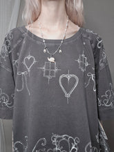 Load image into Gallery viewer, Filigree ribbon crop top
