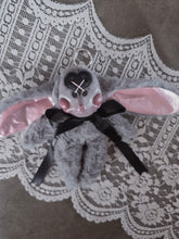 Load image into Gallery viewer, Emo Heart Meep
