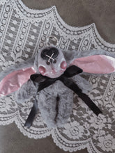 Load image into Gallery viewer, Emo Heart Meep
