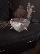 Load image into Gallery viewer, Whimsy spikes teacup
