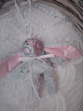 Load image into Gallery viewer, Stunned Lisa Meep
