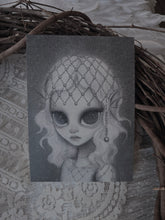 Load image into Gallery viewer, Pearlescent Princess
