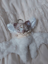 Load image into Gallery viewer, Opal-bat
