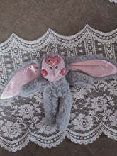 Load image into Gallery viewer, Heart Bunni Meep
