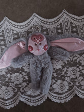 Load image into Gallery viewer, Heart Bunni Meep
