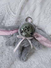 Load image into Gallery viewer, Zom-bunnie
