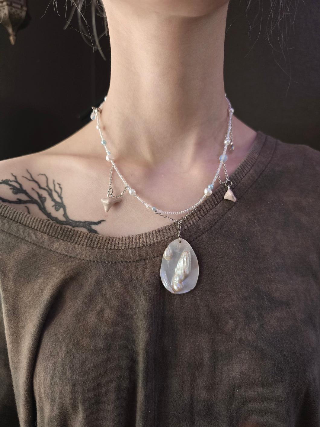 Pearlescent necklace
