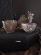 Load image into Gallery viewer, Whimsy spikes teacup
