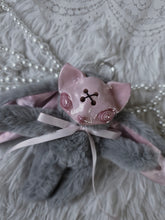 Load image into Gallery viewer, Spiral Batty
