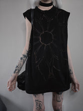 Load image into Gallery viewer, Sunflower of the Cathedral
