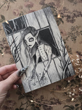 Load image into Gallery viewer, Living Vines
