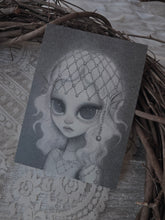 Load image into Gallery viewer, Pearlescent Princess
