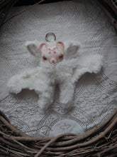 Load image into Gallery viewer, Pale Strawbeary
