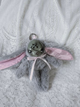 Load image into Gallery viewer, Zom-bunnie
