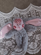 Load image into Gallery viewer, Heart Bunni Meep
