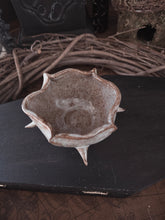 Load image into Gallery viewer, Whimsy spikes teacup
